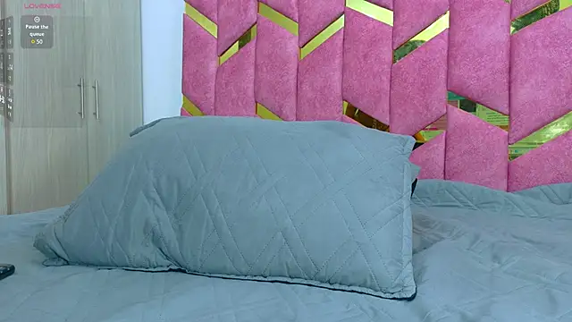 hornyhousekeeper_ webcam