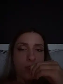 bandy_bandy (F young) - I fuck my pussy