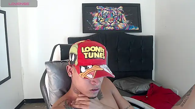 isaacas_ (M young) - azme happy with a cumshot