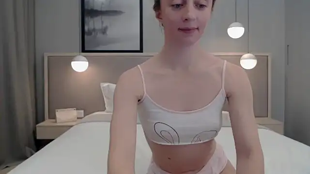 ShySchoolGirl webcam