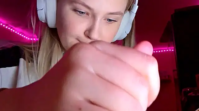 KarinRobertson webcam