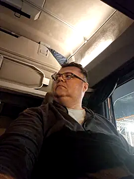 tataurs - Tataurs's free webcam - UK Sex Cams