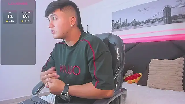 Cristopher_strong webcam