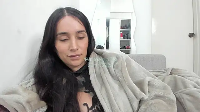 PetiteAlejaTs Live Webcam on {site_name}