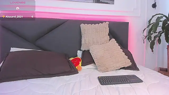 Cristopher_strong webcam