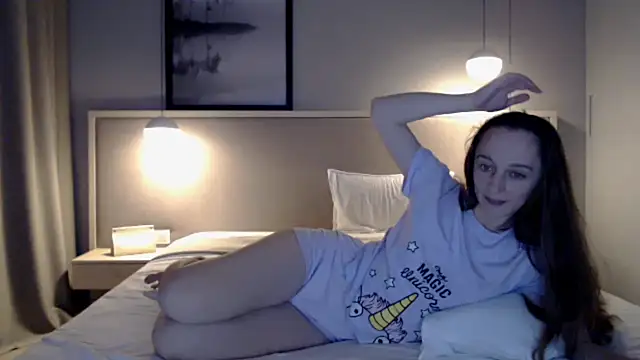 ShySchoolGirl webcam