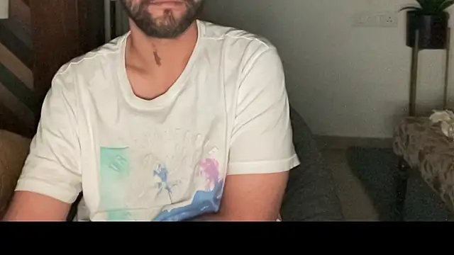 MakeMeAwareAah webcam