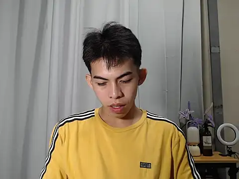 Urhotsilverboy webcam