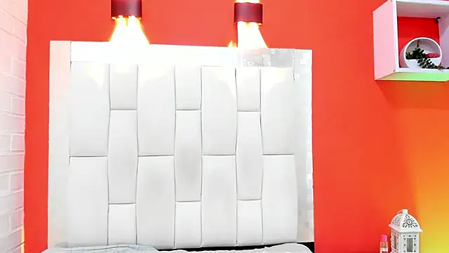 Ebonys-naughty webcam