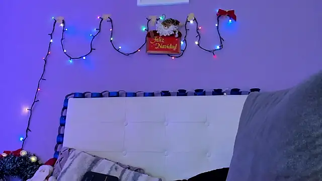 charlotte11-11 - Charlotte11-11's free webcam