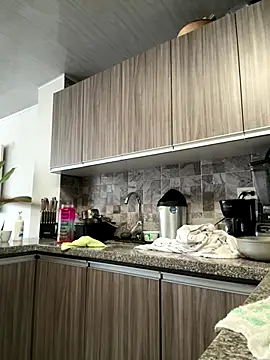 bustykeyla (Ask my age) - Squirt neibor door