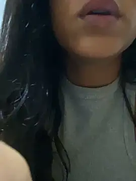 bea3liz (F young) - Show ass with plug