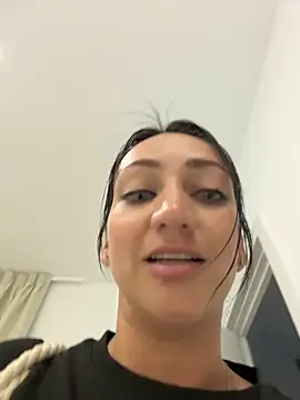 Ninabigtitied Live Webcam on Stripchat