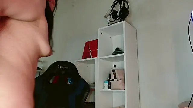 dirtydi97 - DirtyDi97's free webcam - UK Sex Cams