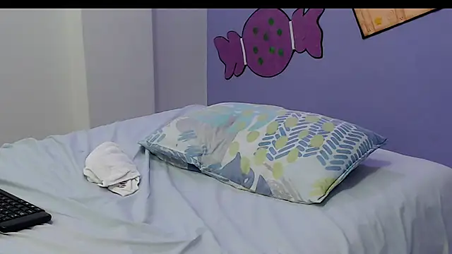 evaleribigtits18 webcam