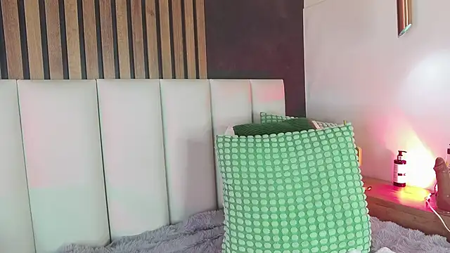 KendalMilleer webcam