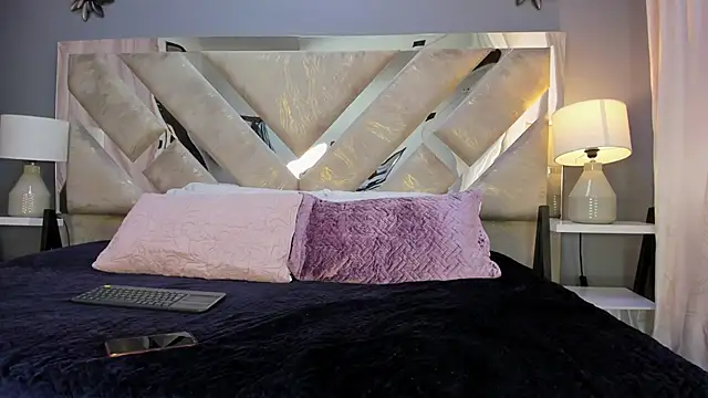 Scarlett_Noirr webcam