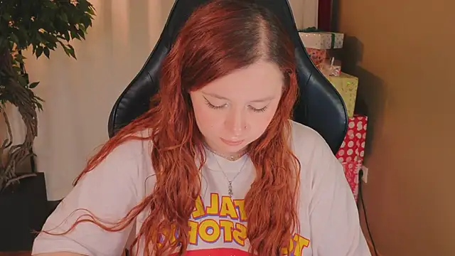 carolina_elf (F young) - spanking time <3