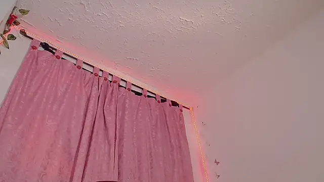 Daphnewalker__ webcam