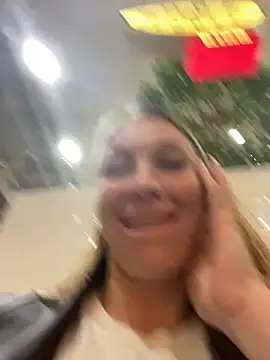 sweet___emily (F young) - REMOVE PANTIES near seller in grocery