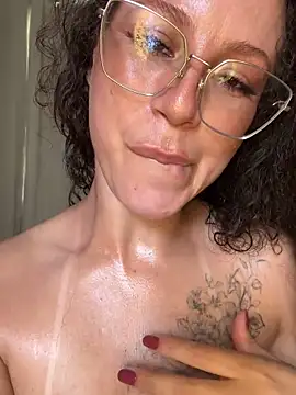 jhennerouge (F young) - wetter is better