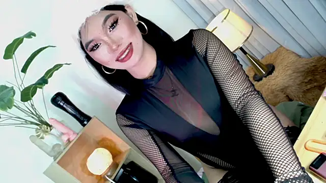 ObsessedmiyaX_moore webcam