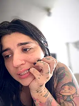 horny_roomiess webcam