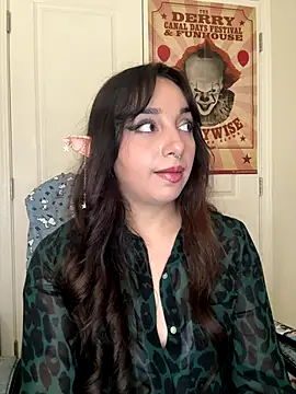 CharmingMaddie webcam