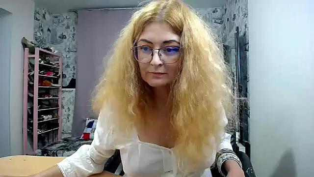 Helen1974 webcam