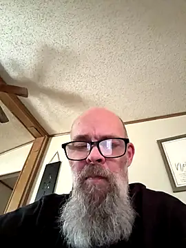 KlutzyWonder4 webcam