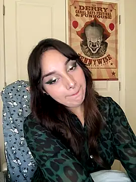 CharmingMaddie webcam