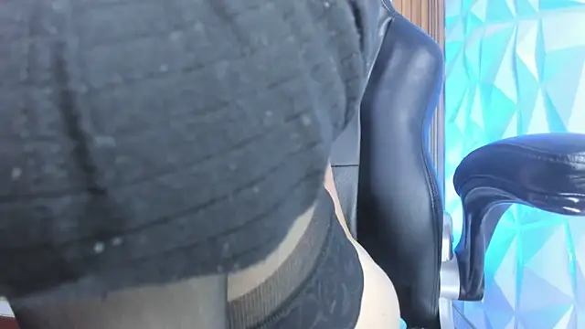 meribeth_haru webcam