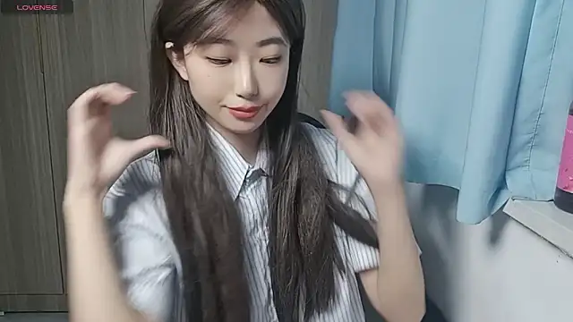 yyoo-99 (F young) - 舔唇3分钟