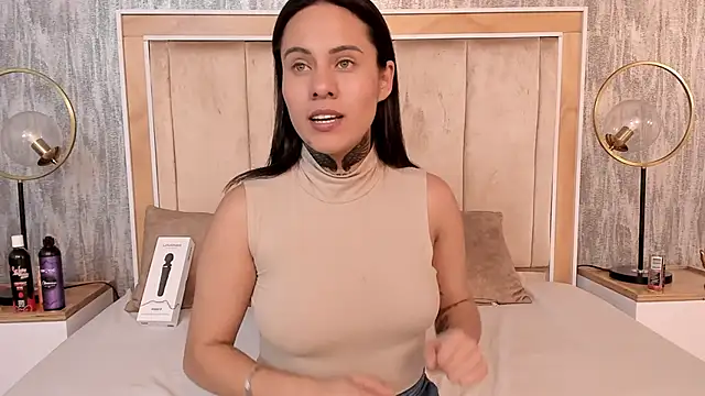 naomii_bdsm (F young) - 😈🔥 Hi Naomi + Kiss me