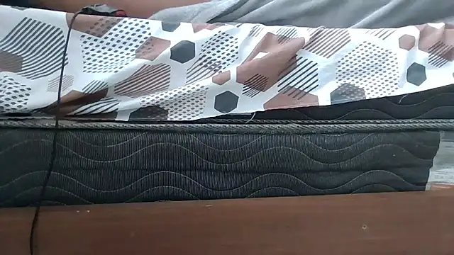 JUNINHOLEKEJR webcam