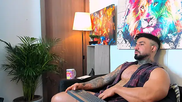 naugthy_dominant webcam