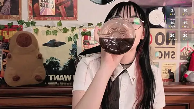 berenicebattersby (F teen) - hand bra