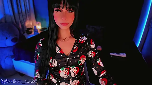 Alicebby_bigCock19 webcam