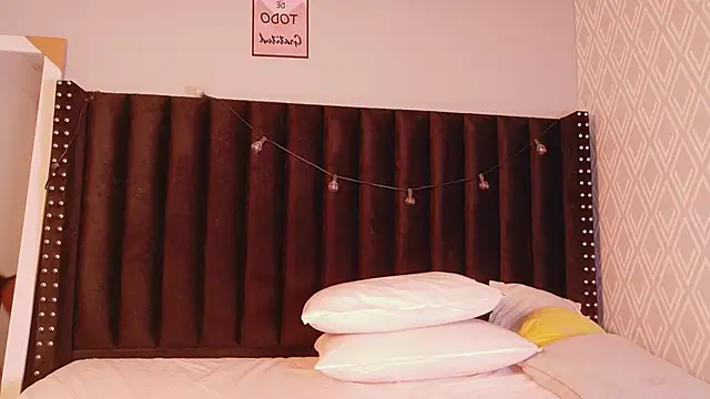 petitelittleebony webcam