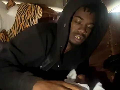 SlimeCrownzOut5 webcam