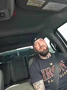 Beardedtattood Live Webcam on Stripchat