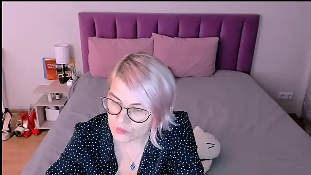 sabrinamacmarren webcam