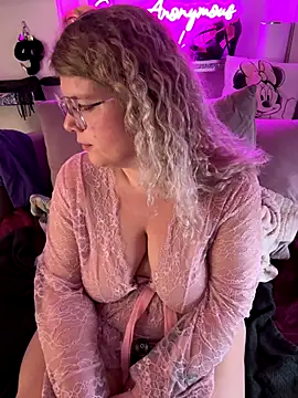 CurvyAnonymousGirl89 webcam