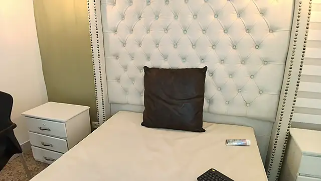 Celesste_doll webcam