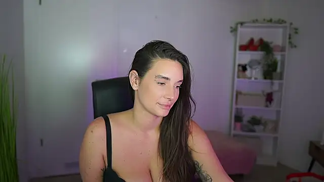 gina__cali webcam