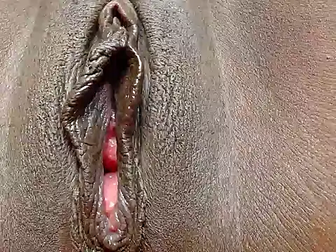 NaughtyVixen25 webcam