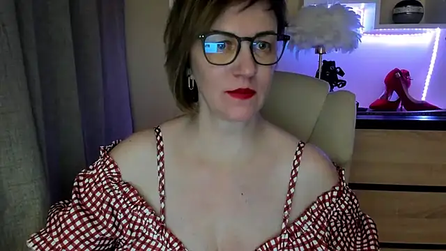 feliziadesire - FeliziaDesire's free webcam - UK Sex Cams