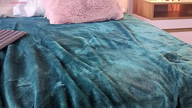 AmmyThompson__ webcam