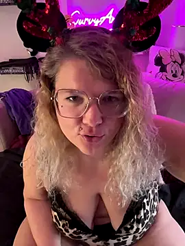 CurvyAnonymousGi... Live Webcam on Stripchat