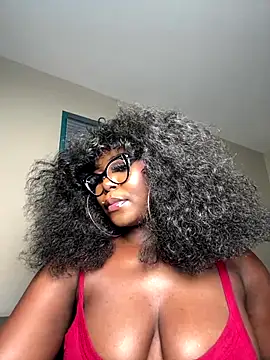 WomanNextdoor1 webcam